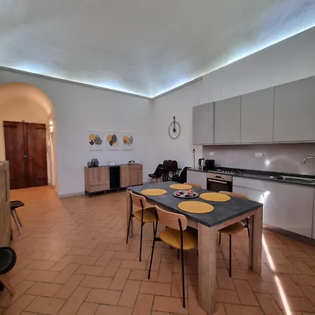 35 Palazzo Buoninsegni Gasthuis *