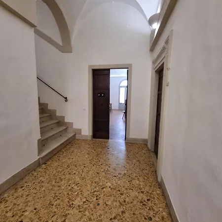Gasthuis 35 Palazzo Buoninsegni